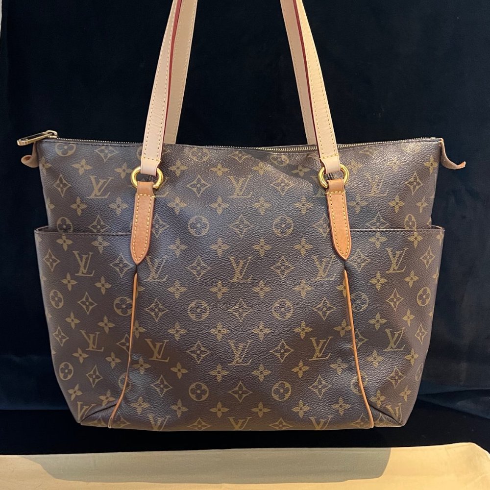 Rare Louis Vuitton Totally MM Monogram Shoulder Bag